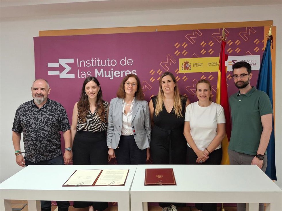 Instituto de las Mujeres y Plataforma de Estudios Universitarios Feministas se unen para impulsar políticas de igualdad