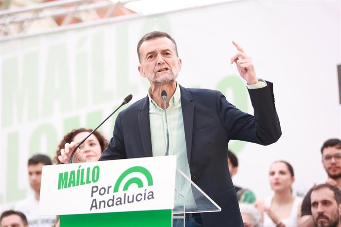 El candidato de Por Andalucía a la Presidencia de la Junta, Antonio Maíllo, interviene en el acto de cierre de campaña celebrado en Sevilla. Imagen de archivo.