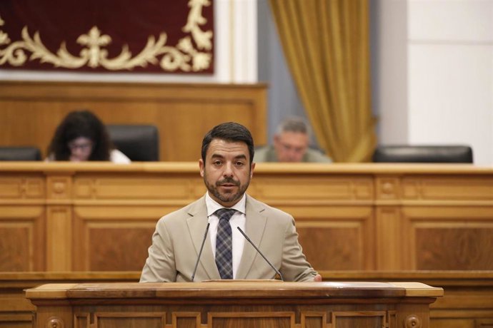 El portavoz del Grupo Parlamentario Vox, Iván Sánchez