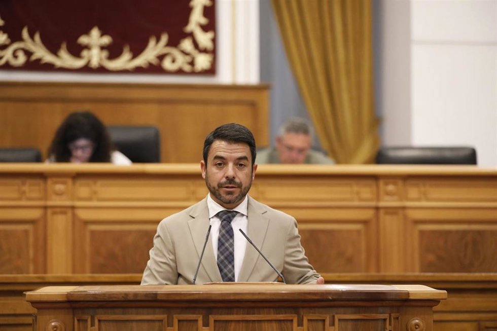 El portavoz del Grupo Parlamentario Vox, Iván Sánchez