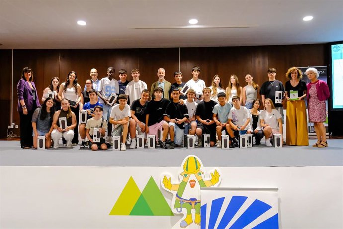 El consejero de Educación, Formación Profesional y Universidades, Sergio Silva, participa en la entrega de Premios del Concurso Escolar 'Tu mirada cuenta'.