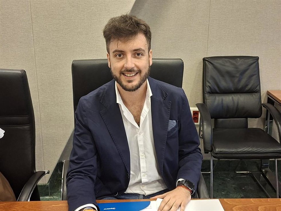 Archivo - El diputado regional del PP Antonio Landáburu
