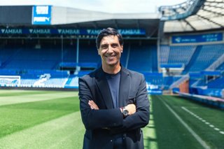 Sergio Fernández renueva hasta 2029 como director deportivo del Alavés.