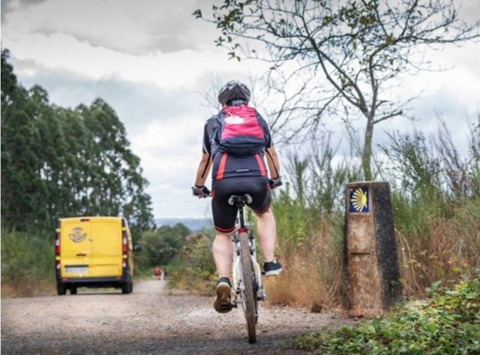 Un ciclista en el Camino de Santiago