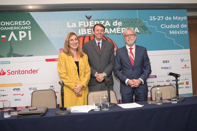 Javier López, Núria Vilanova y Luis Amodio