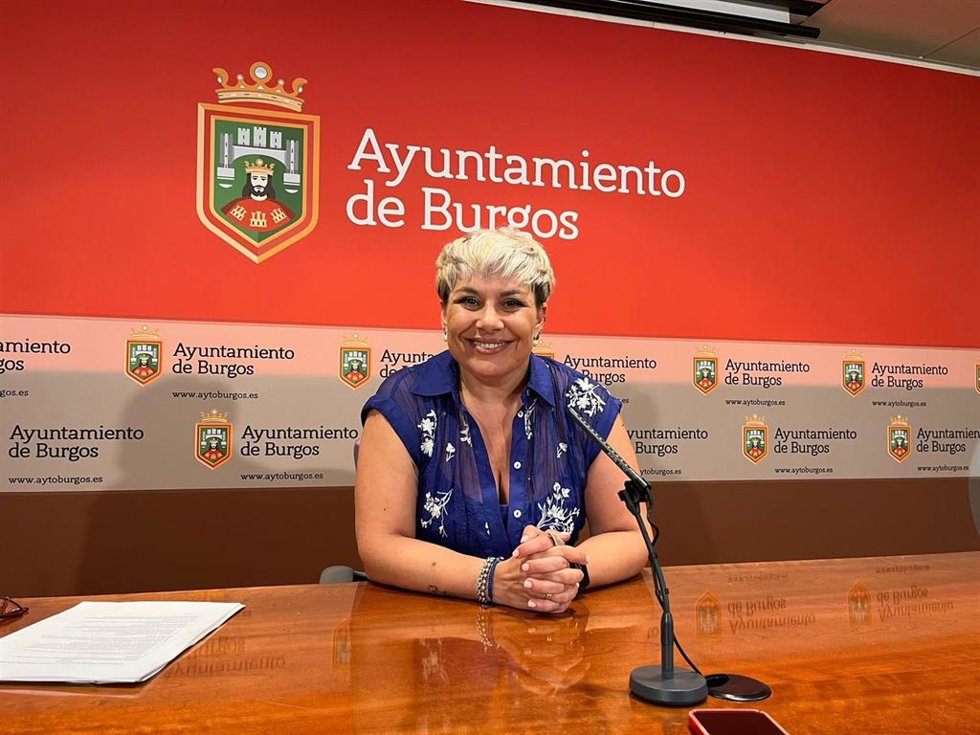 Milra del Campo durante la rueda de prensa.
