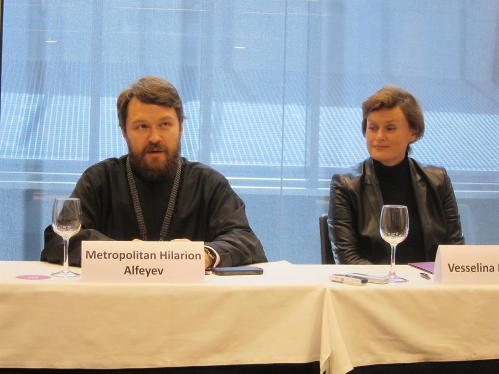 Archivo - El metropolitano Hilarion Alfeyev (izquierda)