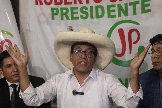 Archivo - Roberto Sánchez, candidato a la Presidencia de Perú.