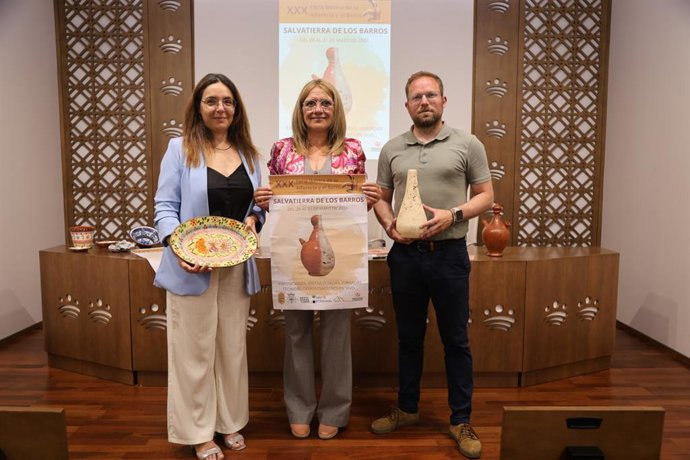 Presentación de la XXX Feria Ibérica de la Alfarería y el Barro de Salvatierra de los Barros.