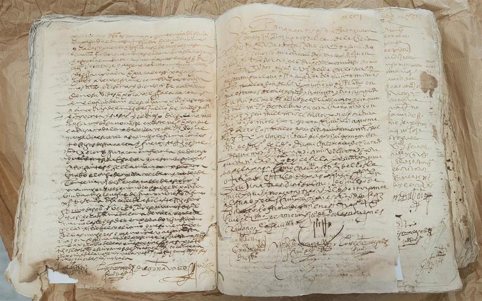 Imagen del protocolo notarial de Luis de Porras correspondiente al año 1593.