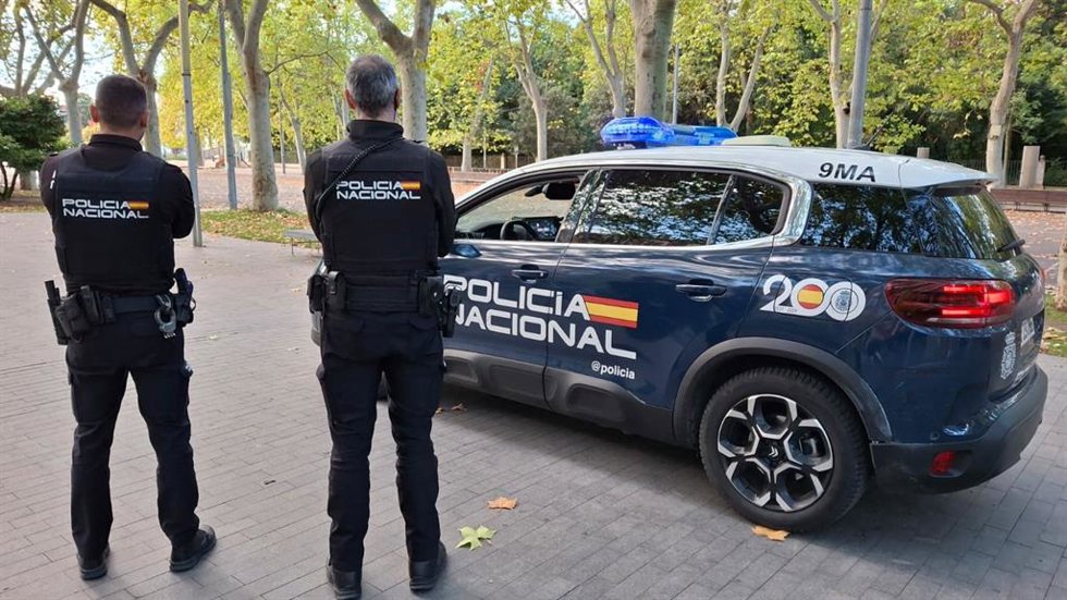 Archivo - Sucesos.- En libertad un 'sintecho' tras robar en un bar de Valladolid 476 euros, una tablet y tres cajas de cruasanes 