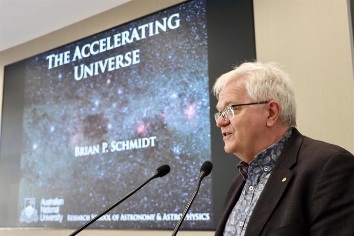 El premio Nobel de Física Brian Schmidt, durante su conferencia sobre la expansión acelerada del universo en la Universidad de Almería.