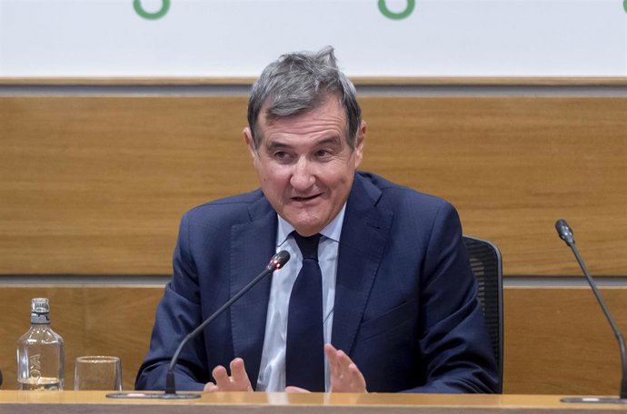 Archivo - El presidente de AMETIC, Francisco Hortigüela Martos, durante el Encuentro Informativo ‘Unlocking growth. Frictionless trade for smes powered by e-invoicing and AI’, organizado por Europa Press y Sage, en la sede de la CEOE, a 27 de octubre de 2