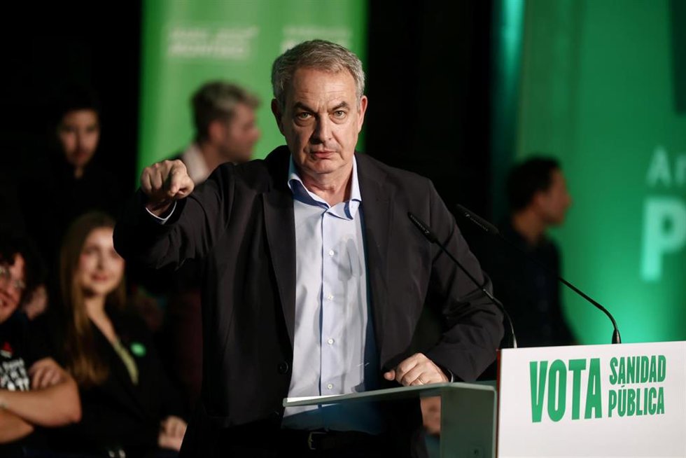 El expresidente del Gobierno José Luis Rodríguez Zapatero, durante su intervención en el mitin. A 14 de mayo de 2026, en Cádiz (Andalucía, España).