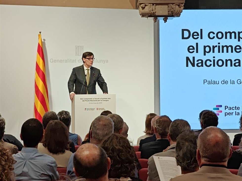 Illa habla durante el acto.