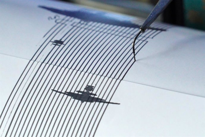 Archivo - December 31, 2025, Bener Meriah, Aceh, Indonesia: A seismograph recorded the latest activity from Mount Bur Ni Telong at the Volcano Observation Post, Geological Agency, Center for Volcanology and Geological Hazard Mitigation (PVMBG), Bener Meri
