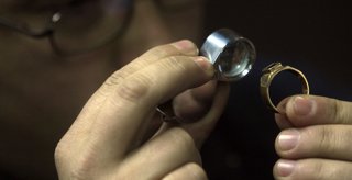 La Dirección General del Crédito Prendario (Dicrep) y la PDI firmaron un convenio de colaboración que permitirá fortalecer las medidas de detección de conductas ilícitas en los procesos de trabajo cotidianos de la "Tía Rica", en especial el lavado de