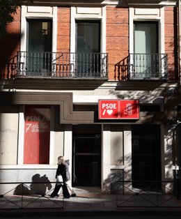 Archivo - Fachada de la sede del PSOE en Ferraz en Madrid