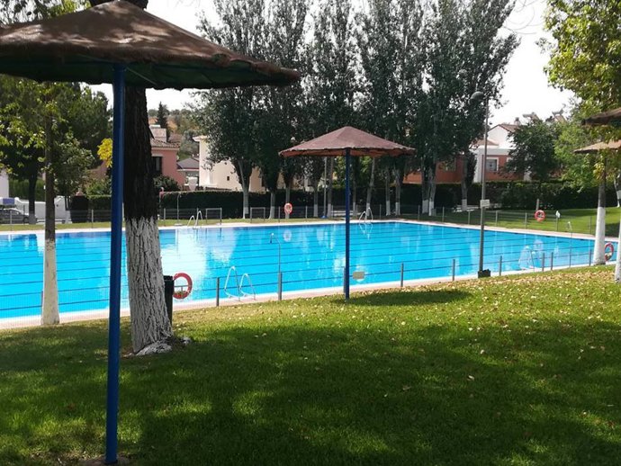 Archivo - Piscina comunitaria