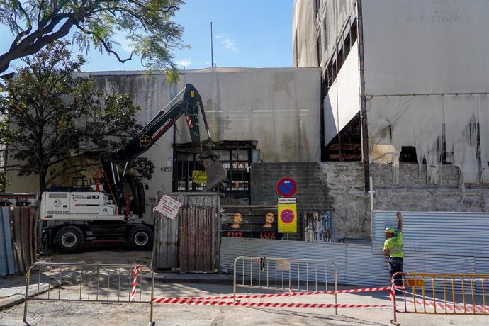Archivo - Obras para convertir una comisaría en un hotel en Sevilla.