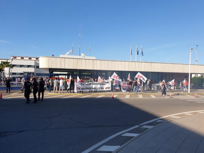 Huelga por el coeficiente de jubilación en Repsol Fuels Puertollano.