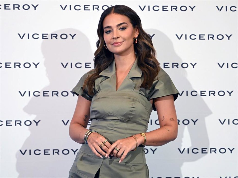La influencer Laura Escanes posa en photocall durante la presentación de Viceroy