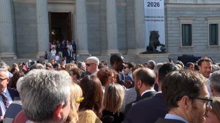 Los diputados desalojan el Palacio del Congreso en un simulacro de emergencia