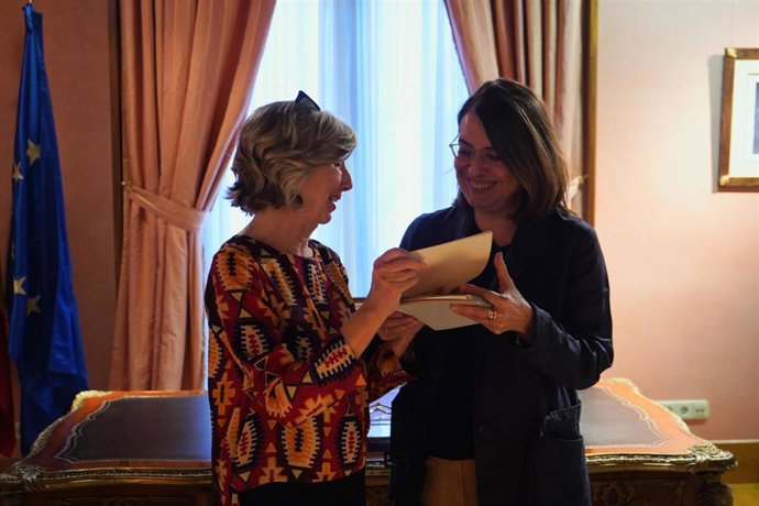 La justicia de Aragón recibe los diarios de Emilio Gastón, primer Justicia de la democracia.