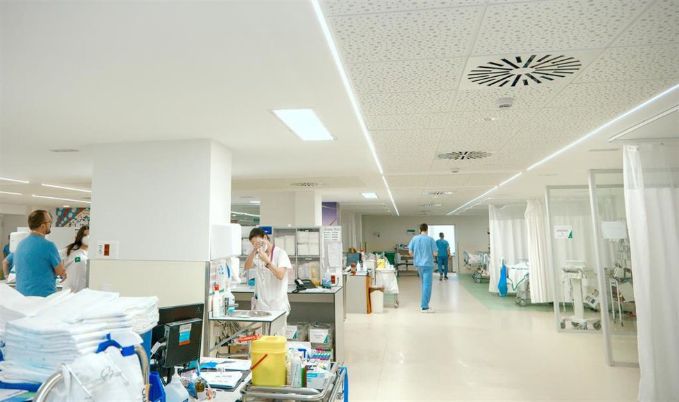 Archivo - Área de urgencias de un hospital público andaluz.