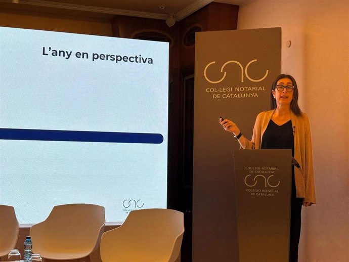 La vicedecana del Colegio Notarial de Catalunya, Raquel Iglesias, durante la presentación de la quinta edición del Observatorio Notarial de Catalunya