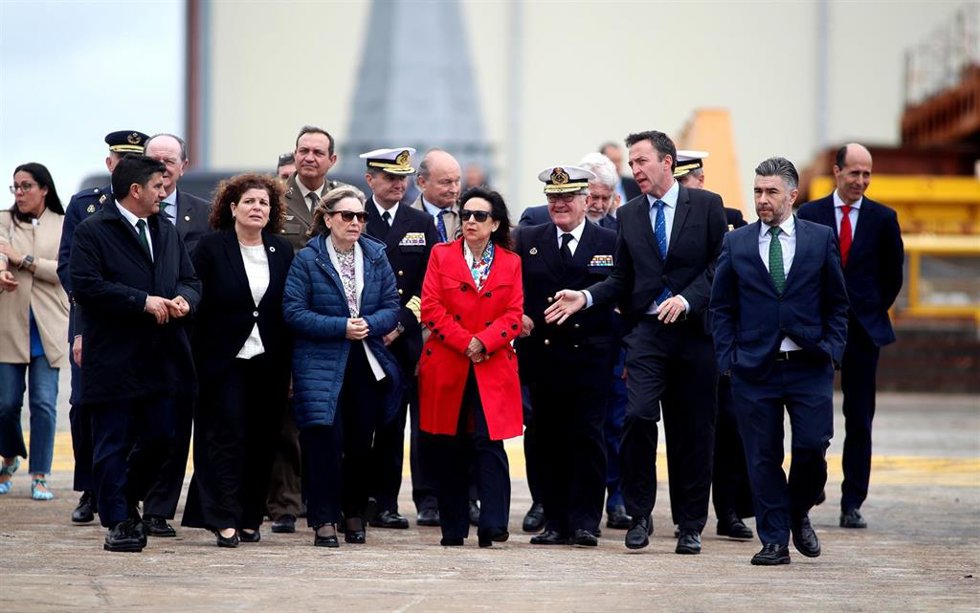 Archivo - La ministra de Defensa, Margarita Robles, durante su visita a la sede de Navantia, a 25 de abril de 2025, en Ferrol, A Coruña, Galicia (España).
