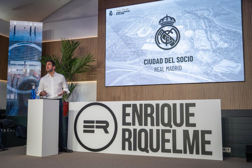 Enrique Riquelme presenta el plan social de su candidatura para las elecciones al Real Madrid de 2026.