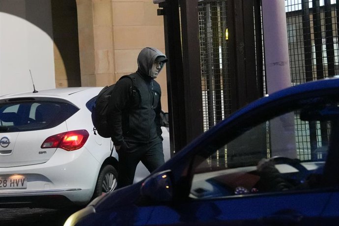 Archivo - El exjefe militar de ETA Garikoitz Aspiazu Rubina, alias 'Txeroki', a su salida de la prisión de Martutene.