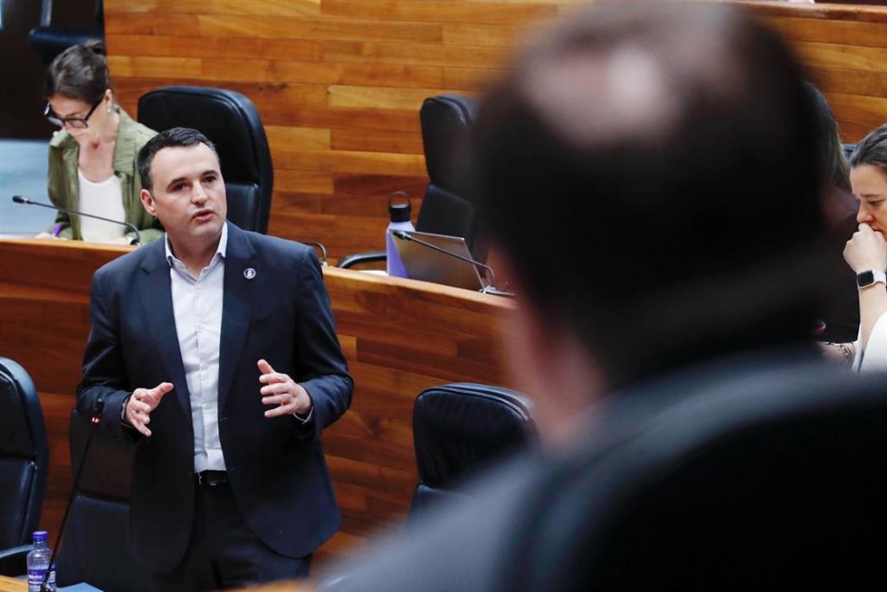 El consejero de Hacienda, Guillermo Peláez, en el Pleno.