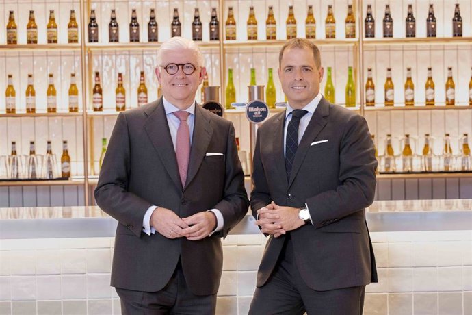 El director general de Mahou San Miguel, Alberto Rodríguez-Toquero, y el subdirector general de la cervecera, Peio Arbeloa