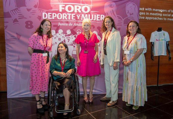 La consejera de Cultura y Deporte en funciones, Patricia del Pozo, en la inauguración del I Foro Deporte y Mujer Andalucía en Sevilla.