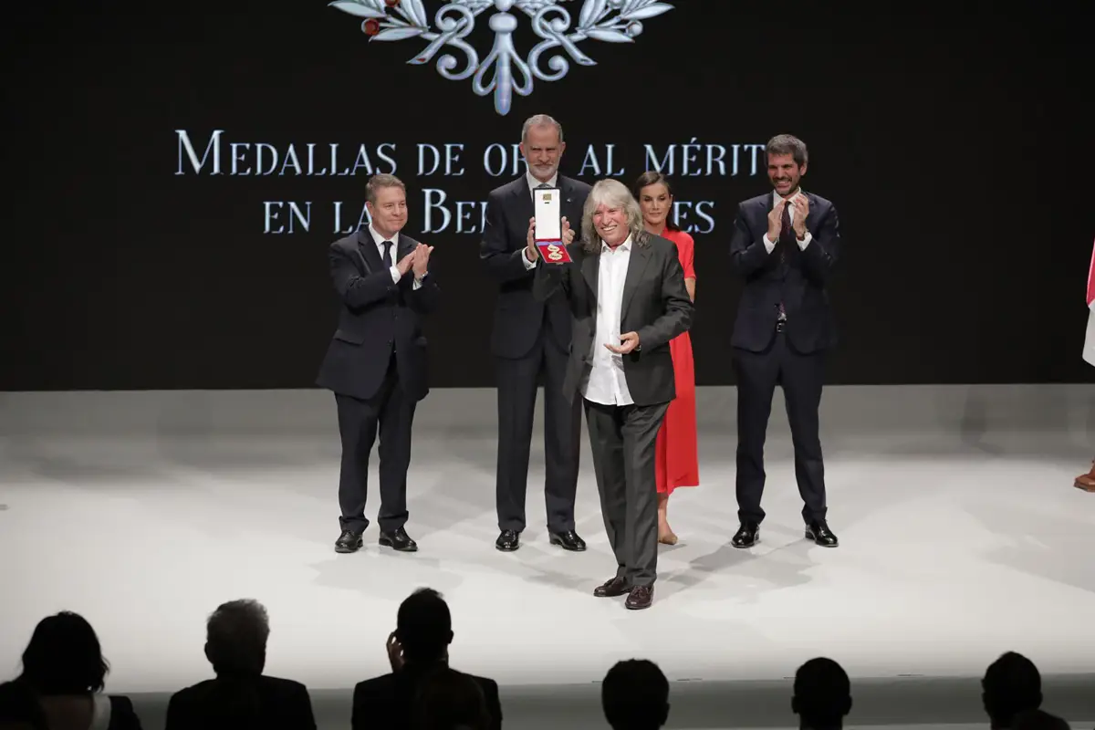 El rey Felipe VI entrega la Medalla de Oro al Mérito en las Bellas Artes al cantante José Mercé