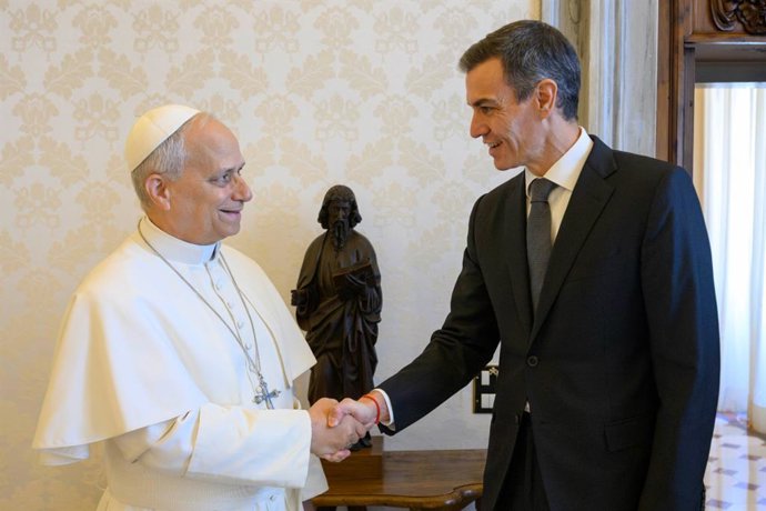 El presidente del Gobierno, Pedro Sánchez, a su llegada a la Santa Sede, donde es recibido en audiencia por el Papa León XIV, a 27 de mayo de 2026, en Roma (Italia). 