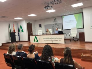Eva Pajares reunida con responsables de los Centros de Atención e Intervención Temprana.