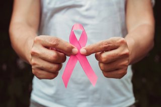 Archivo - La FDA aprueba 'Datroway' (Daiichi Sankyo y AstraZeneca) en cáncer de mama metastásico triple negativo