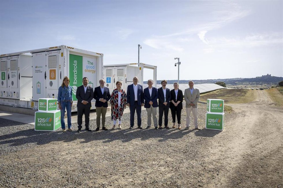 Iberdrola inaugura la mayor batería de almacenamiento de energía de España en el complejo Campo Arañuelo