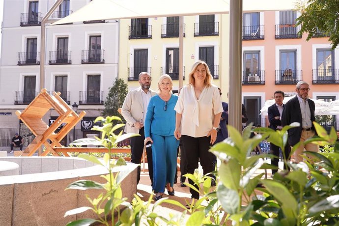Archivo - La "plaza más calurosa de Madrid", en Malasaña, bajará los grados con árboles, sombras y pulverizadores de agua