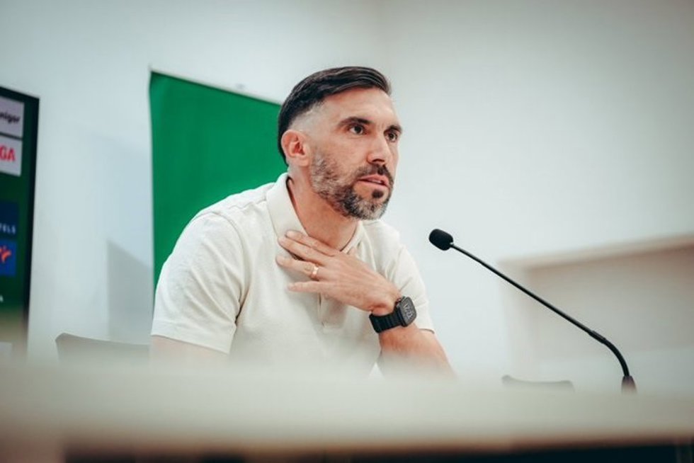 El técnico Eder Sarabia anunció la decisión de no continuar como entrenador del Elche CF la próxima temporada 2026-27.