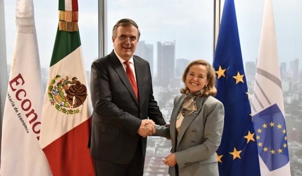 El secretario de Economía de México, Marcelo Ebrard, y la presidenta del Banco Europeo de Inversiones (BEI), Nadia Calviño, reunidos en el marco del primer viaje oficial al país de Calviño.