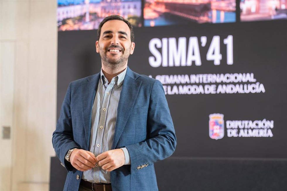 El diputado de Presidencia y Promoción de la Provincia de Almería, Carlos Sánchez, durante la presentación de SIMA 41.