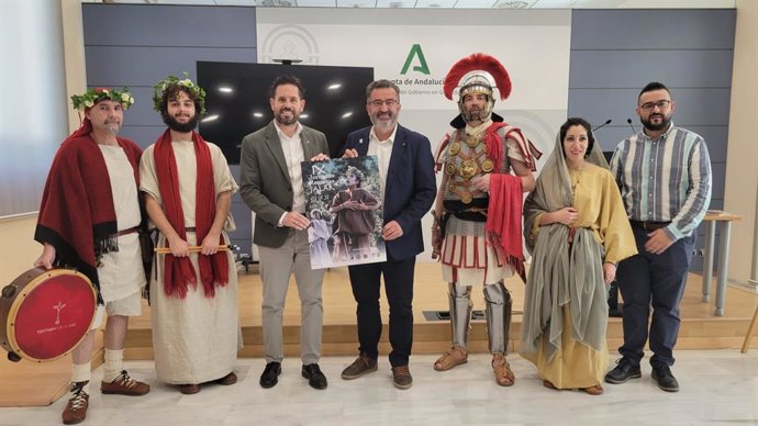 Las jornadas se consolidan como uno de los principales reclamos de turismo cultural del interior de la provincia, según ha asegurado el delegado de Cultura, David Rodríguez, junto al alcalde de Salar, Armando Moya.