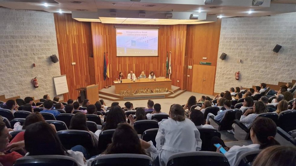 Graduación de la promoción de residentes que concluyen su formación este año en el Hospital Juan Ramón Jiménez de Huelva.