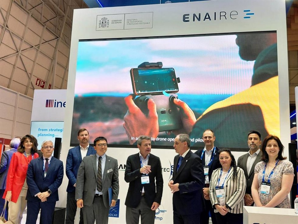 El Secretario De Estado De Ministerio De Transportes Y Movilidad Sostenible, Y Presidente De Enaire, José Antonio Santano, Durante La Feria Airspace World De Lisboa.