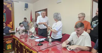 Carmen Blázquez, nueva alcaldesa de Pioz tras prosperar una moción de censura en un pleno bronco y cargado de tensión