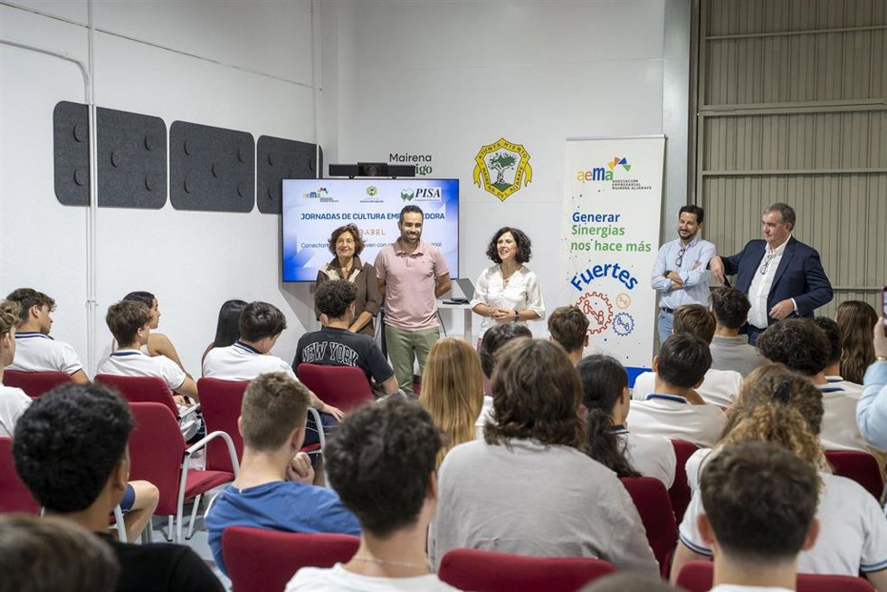Tercera edición de las Jornadas de Cultura Emprendedora, un programa en el que han participado 120 estudiantes del municipio de Mairena del Aljarafe (Sevilla).